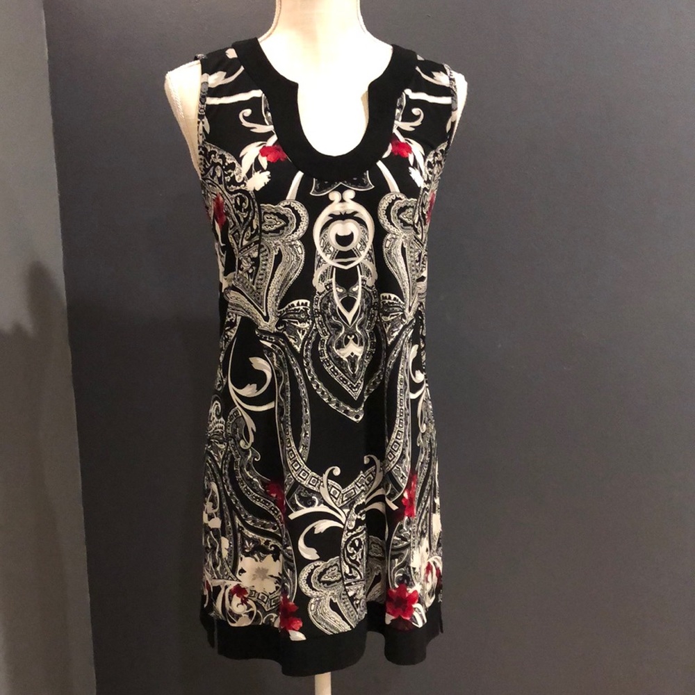 White House Black Market Ladies tunic